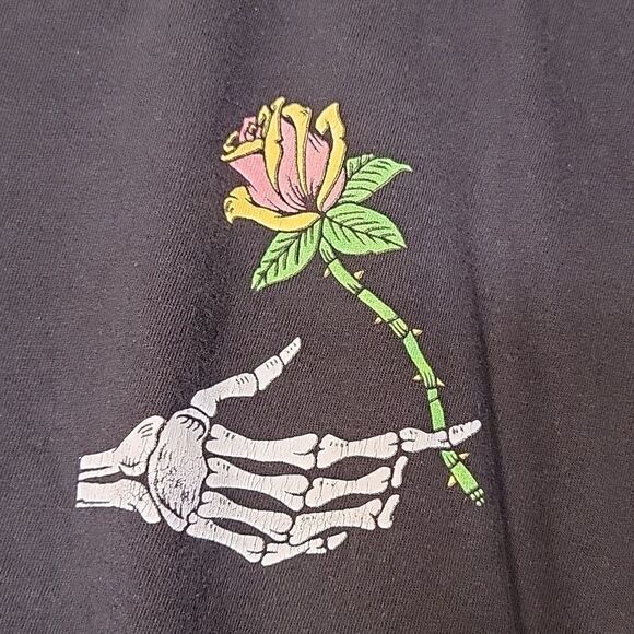 DK. Bottoms Up Tee. Size Med. - Picture 2 of 9